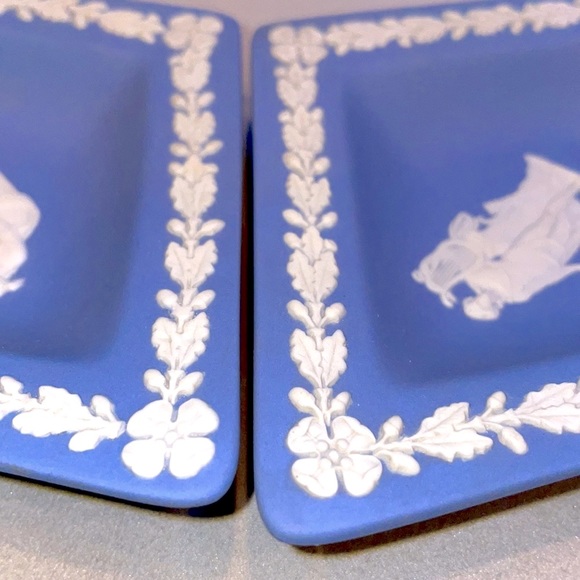 Pair of Wedgwood JasperWare Vintage Diamond shaped Trinket Dishes EUC Circa ‘59 - Picture 9 of 10